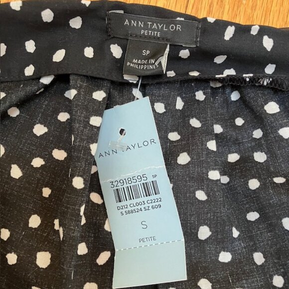 NWT Ann Taylor Black with white dots puff sleeve blouse SP - Picture 3 of 6
